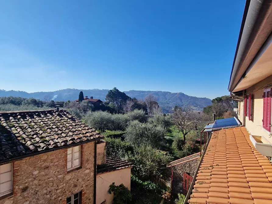 Immagine 25 di Casa semindipendente in vendita  in Via della Costa a Camaiore