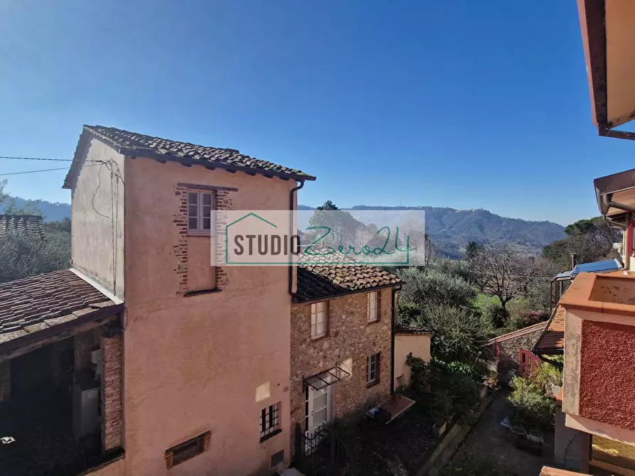 Immagine 29 di Casa semindipendente in vendita  in Via della Costa a Camaiore