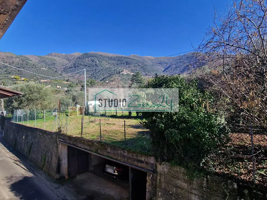 Immagine 33 di Casa semindipendente in vendita  in Via della Costa a Camaiore