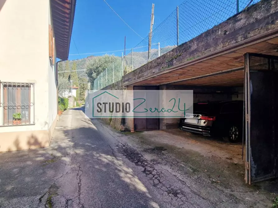 Immagine 41 di Casa semindipendente in vendita  in Via della Costa a Camaiore