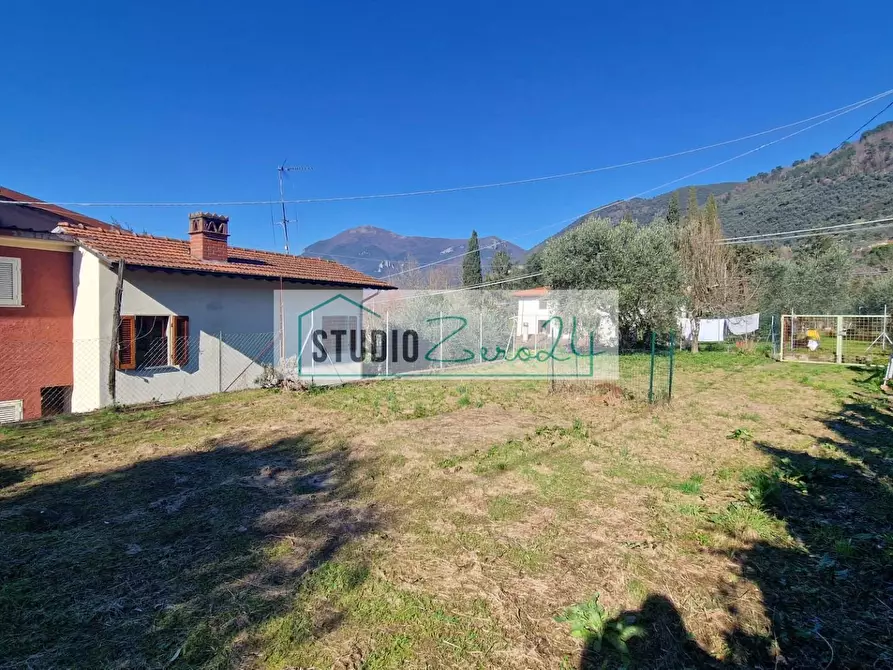 Immagine 43 di Casa semindipendente in vendita  in Via della Costa a Camaiore