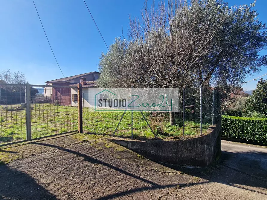 Immagine 49 di Casa semindipendente in vendita  in Via della Costa a Camaiore