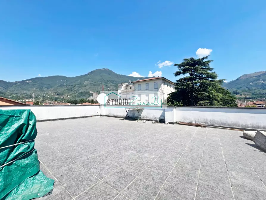 Immagine 34 di Attico in vendita  in Via IV Novembre 25 a Camaiore