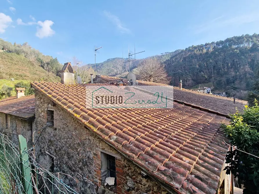 Immagine 26 di Casa semindipendente in vendita  in via Sandro Bertini 8 a Camaiore