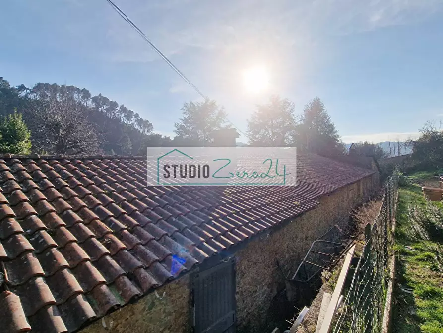 Immagine 27 di Casa semindipendente in vendita  in via Sandro Bertini 8 a Camaiore