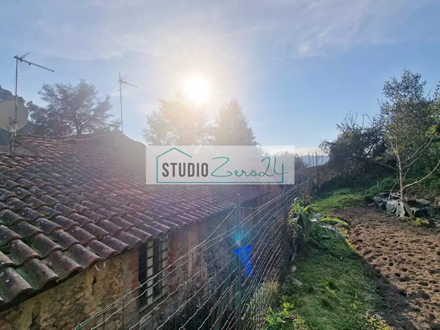 Immagine 30 di Casa semindipendente in vendita  in via Sandro Bertini 8 a Camaiore