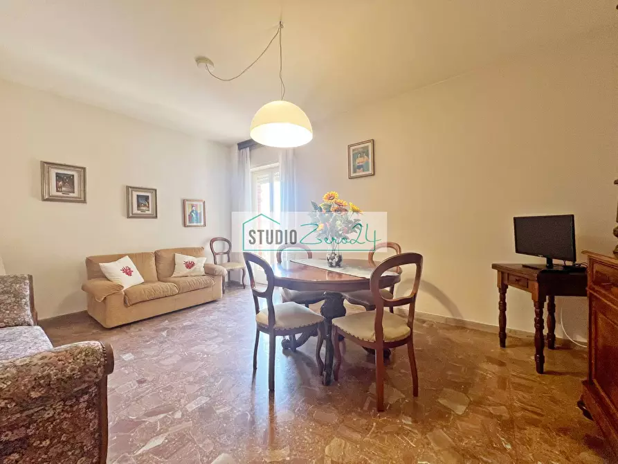 Immagine 2 di Appartamento in vendita  in via ugo foscolo 25 a Camaiore