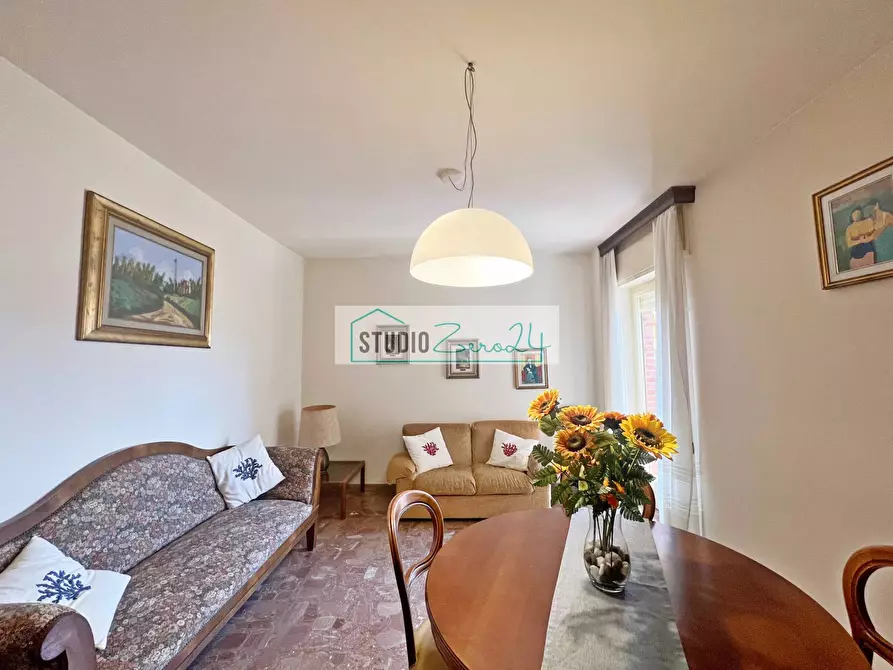 Immagine 4 di Appartamento in vendita  in via ugo foscolo 25 a Camaiore