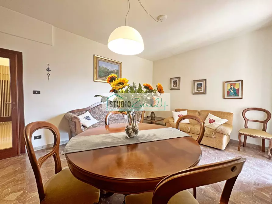 Immagine 5 di Appartamento in vendita  in via ugo foscolo 25 a Camaiore