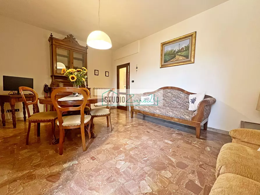 Immagine 8 di Appartamento in vendita  in via ugo foscolo 25 a Camaiore