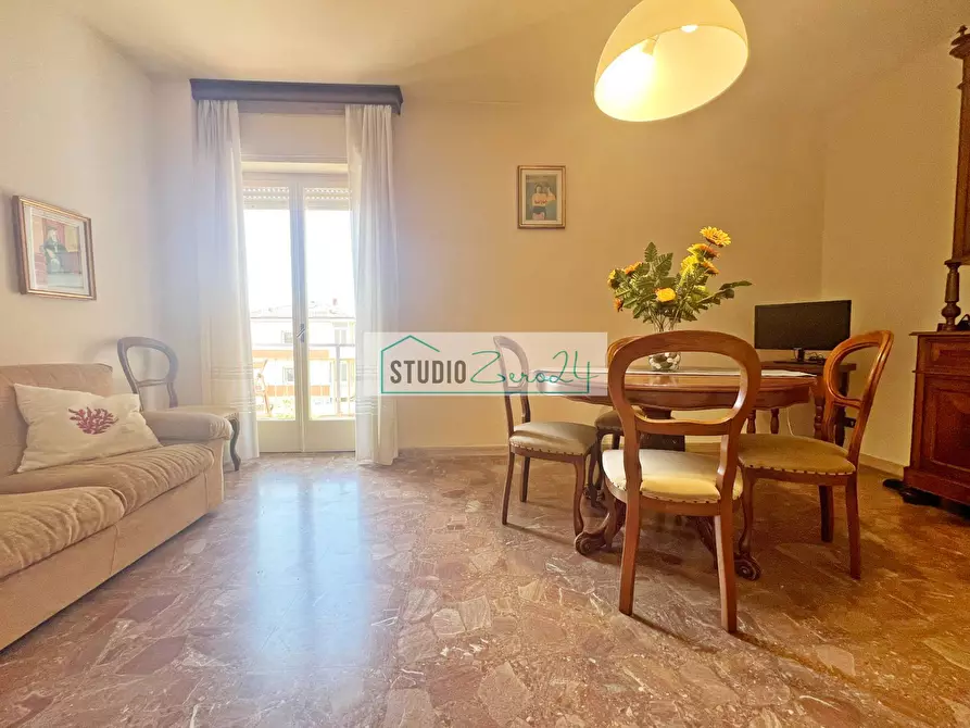 Immagine 11 di Appartamento in vendita  in via ugo foscolo 25 a Camaiore