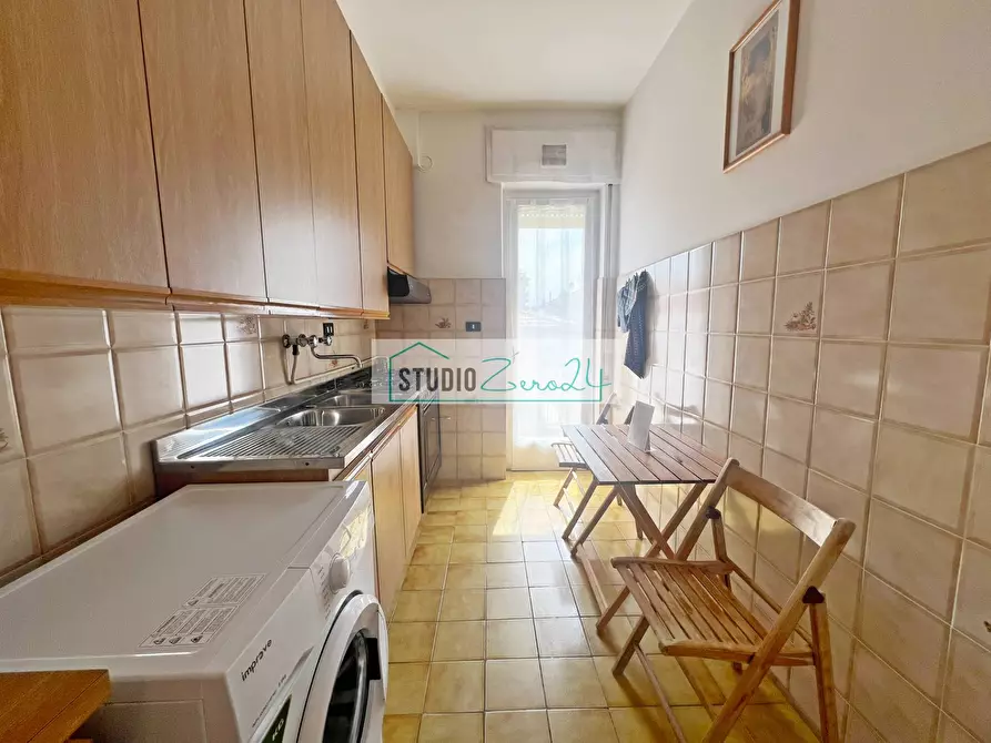 Immagine 12 di Appartamento in vendita  in via ugo foscolo 25 a Camaiore