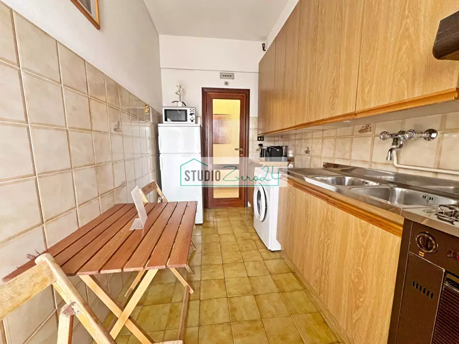 Immagine 14 di Appartamento in vendita  in via ugo foscolo 25 a Camaiore