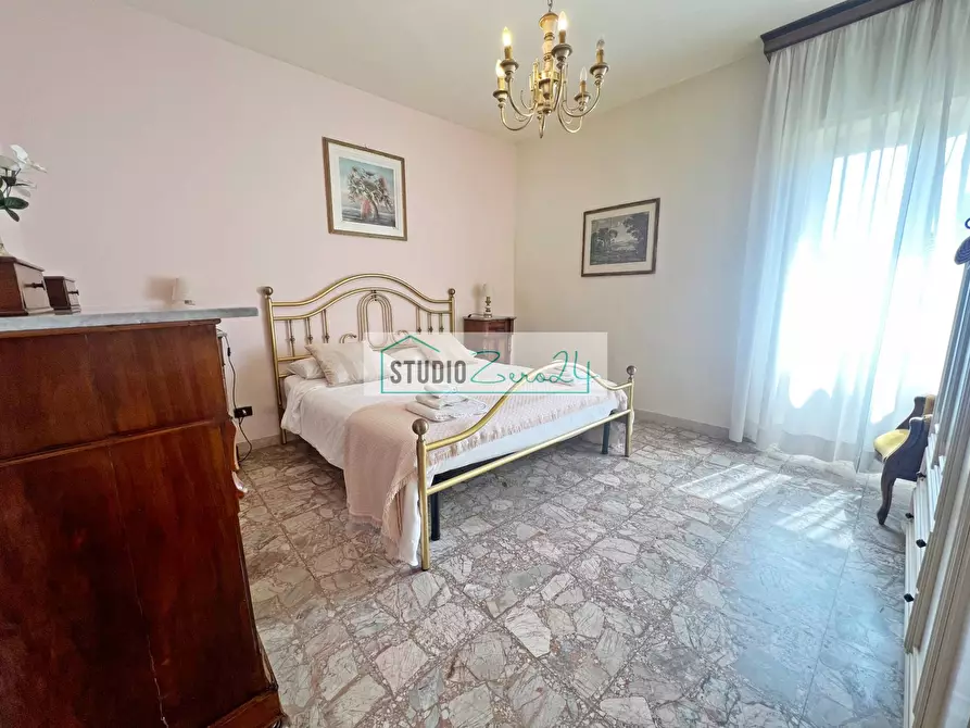 Immagine 22 di Appartamento in vendita  in via ugo foscolo 25 a Camaiore