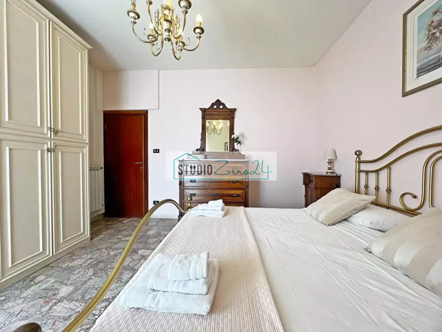 Immagine 26 di Appartamento in vendita  in via ugo foscolo 25 a Camaiore