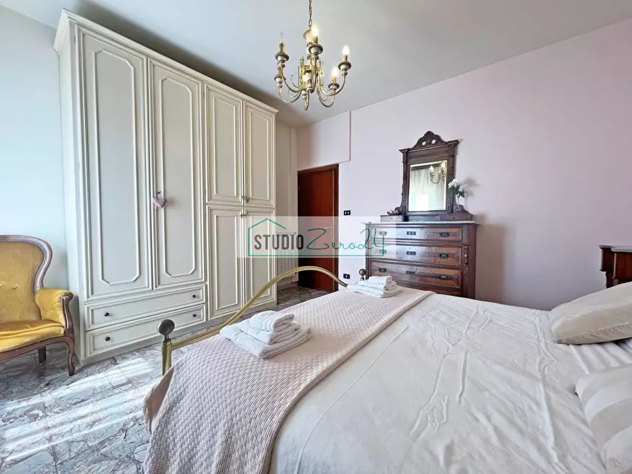 Immagine 27 di Appartamento in vendita  in via ugo foscolo 25 a Camaiore