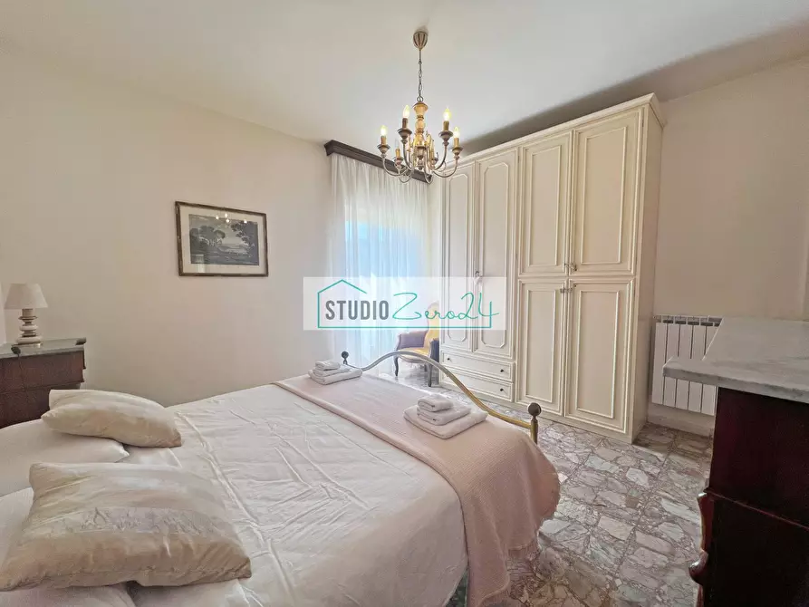 Immagine 28 di Appartamento in vendita  in via ugo foscolo 25 a Camaiore