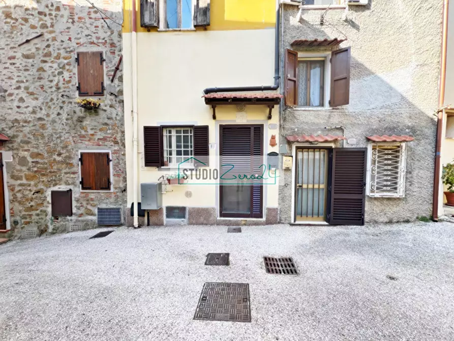 casa indipendente in vendita a Camaiore in zona Pedona