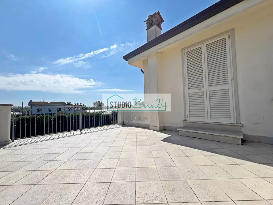 Immagine 13 di Villa in vendita  in via del Fiaschetto 13 a Camaiore