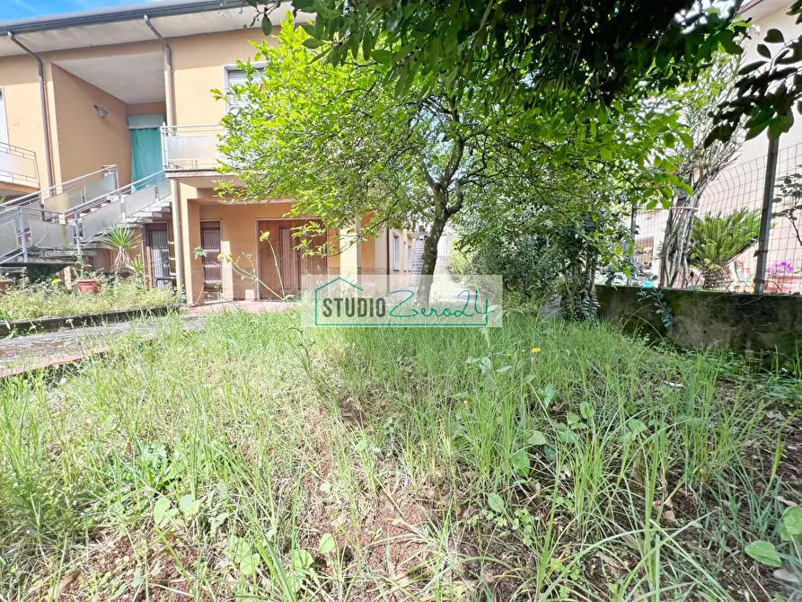 Immagine 4 di Villa in vendita  in via Amatore Sciesa 23 a Camaiore