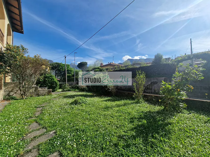 Immagine 8 di Villa in vendita  in Via delle selvette 12 a Camaiore