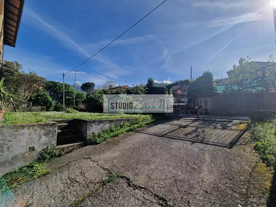 Immagine 9 di Villa in vendita  in Via delle selvette 12 a Camaiore