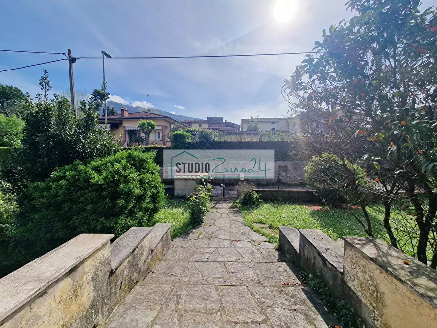 Immagine 11 di Villa in vendita  in Via delle selvette 12 a Camaiore