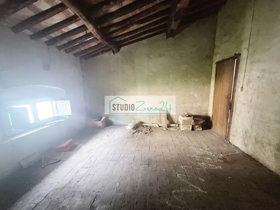 Immagine 36 di Casa semindipendente in vendita  in corte rodeschi 15 a Camaiore