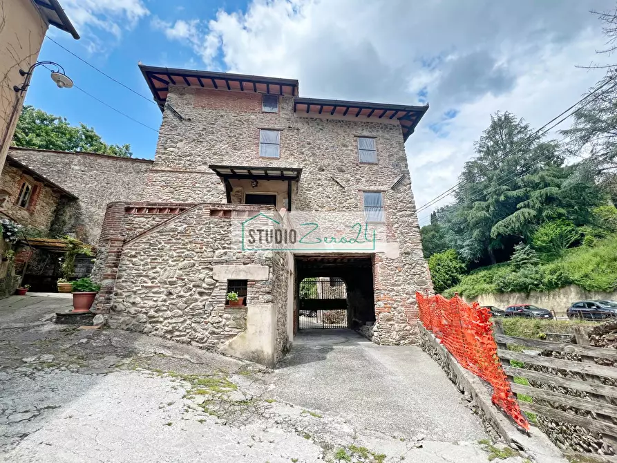 Immagine 2 di Rustico / casale in vendita  in Via Sandro Pertini 958 a Camaiore