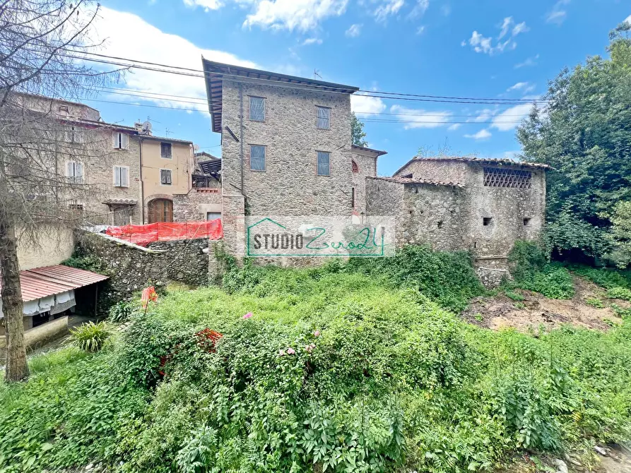 Immagine 4 di Rustico / casale in vendita  in Via Sandro Pertini 958 a Camaiore