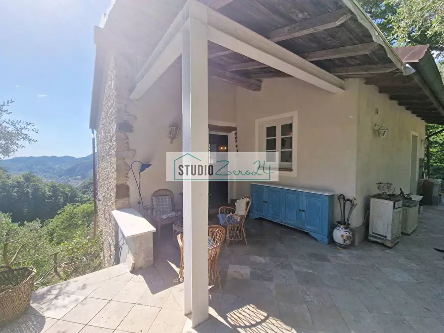 Immagine 14 di Villa in vendita  in Via della torre a Camaiore