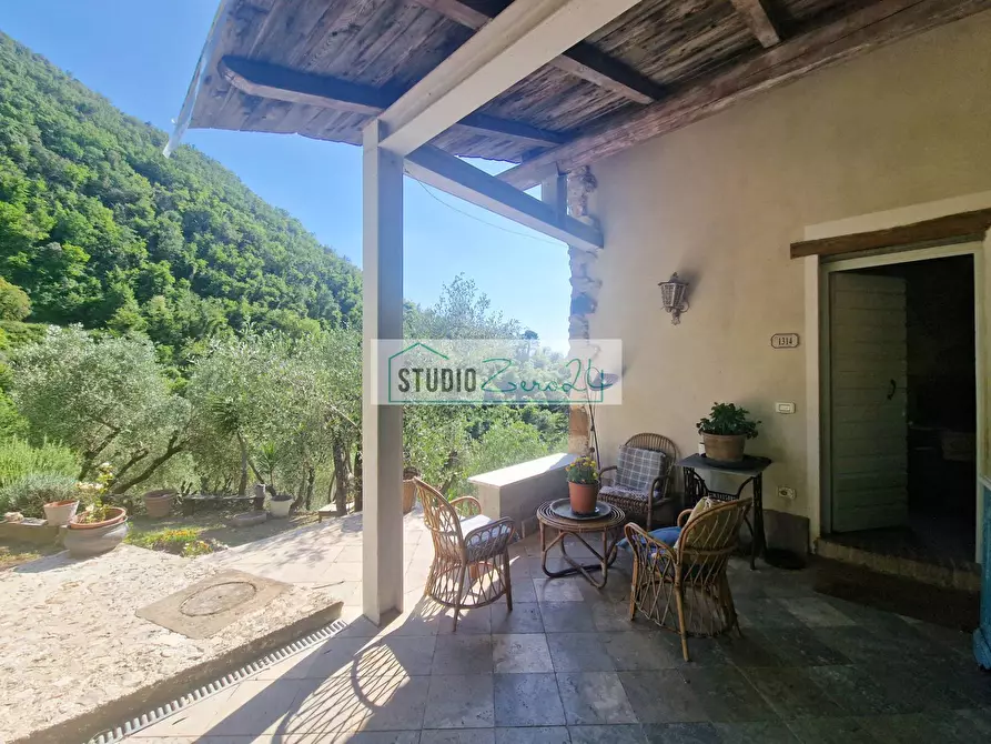 Immagine 15 di Villa in vendita  in Via della torre a Camaiore