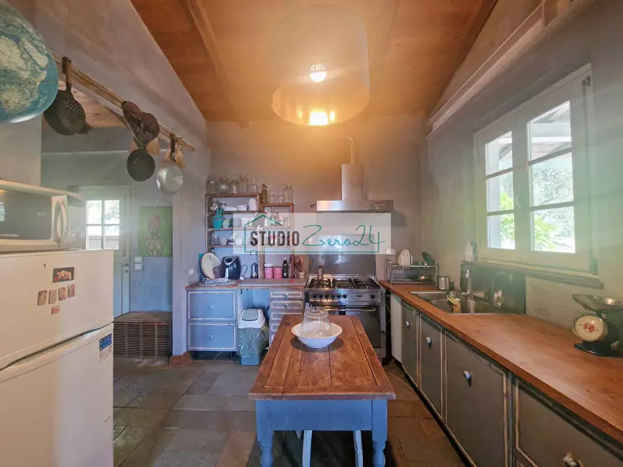 Immagine 34 di Villa in vendita  in Via della torre a Camaiore