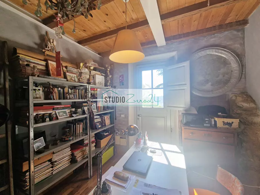 Immagine 53 di Villa in vendita  in Via della torre a Camaiore