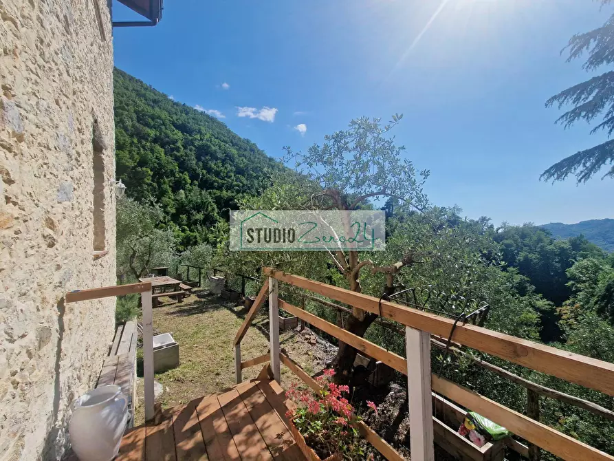 Immagine 54 di Villa in vendita  in Via della torre a Camaiore