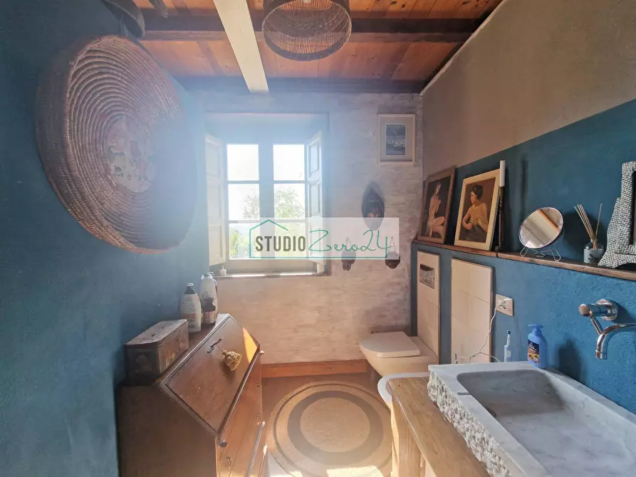 Immagine 58 di Villa in vendita  in Via della torre a Camaiore