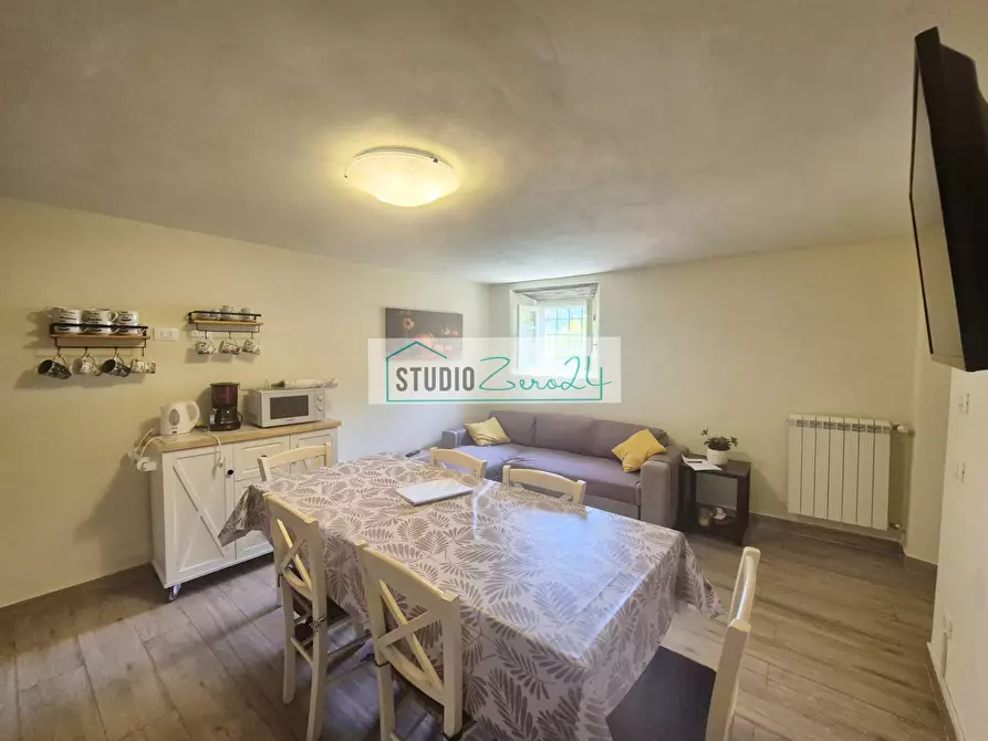 Immagine 10 di Casa semindipendente in vendita  in Via Montebello 15 a Camaiore