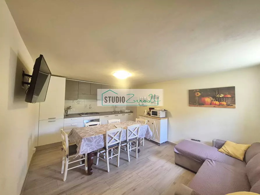 Immagine 11 di Casa semindipendente in vendita  in Via Montebello 15 a Camaiore