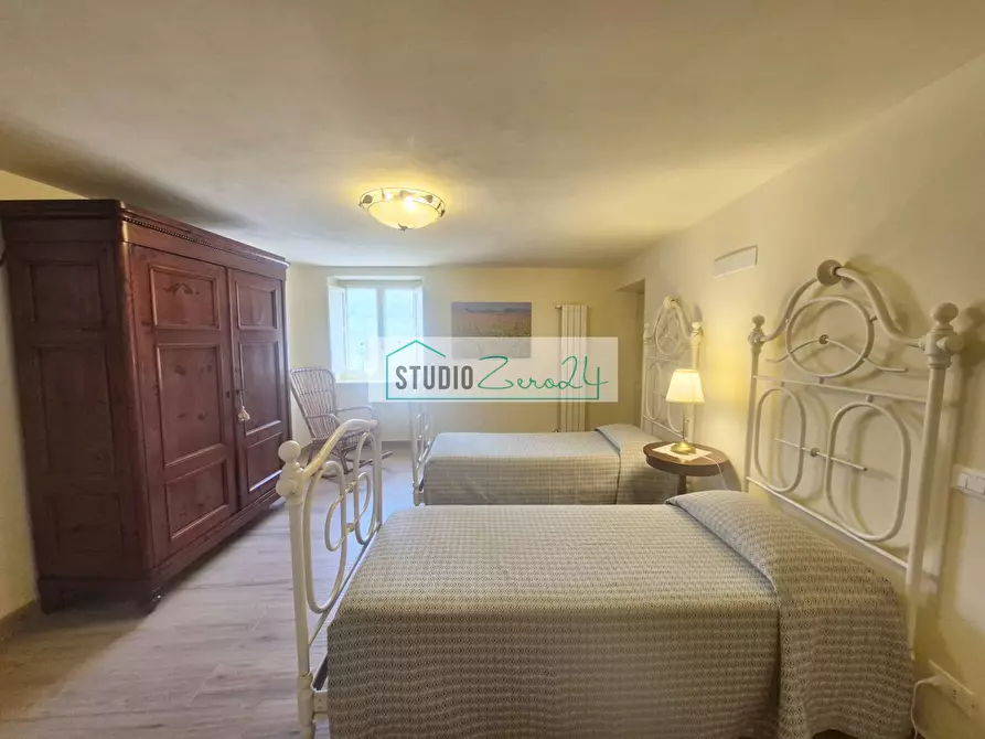 Immagine 13 di Casa semindipendente in vendita  in Via Montebello 15 a Camaiore