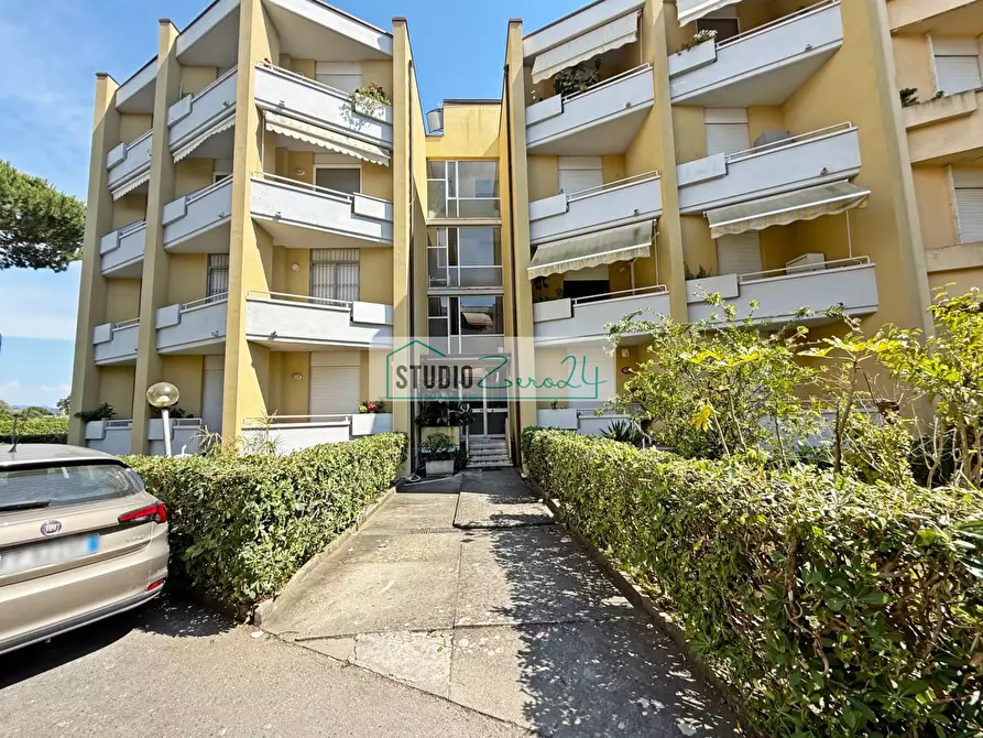 appartamento in vendita a Camaiore in zona Lido di Camaiore