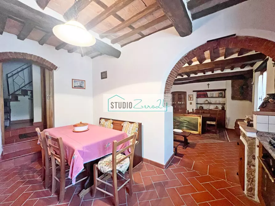 Immagine 3 di Casa semindipendente in vendita  in via delle grotte 96 a Camaiore