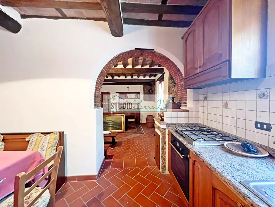 Immagine 6 di Casa semindipendente in vendita  in via delle grotte 96 a Camaiore