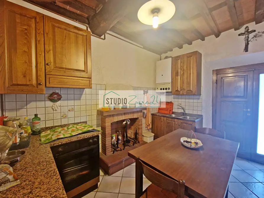 Immagine 9 di Casa semindipendente in vendita  in via Firenze 16 a Camaiore