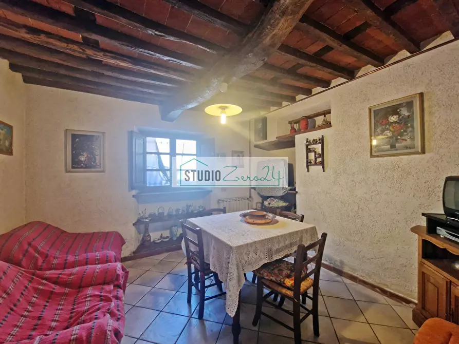 Immagine 10 di Casa semindipendente in vendita  in via Firenze 16 a Camaiore