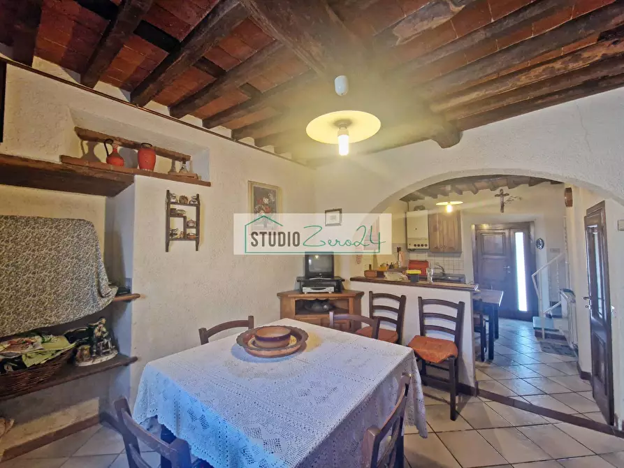 Immagine 13 di Casa semindipendente in vendita  in via Firenze 16 a Camaiore