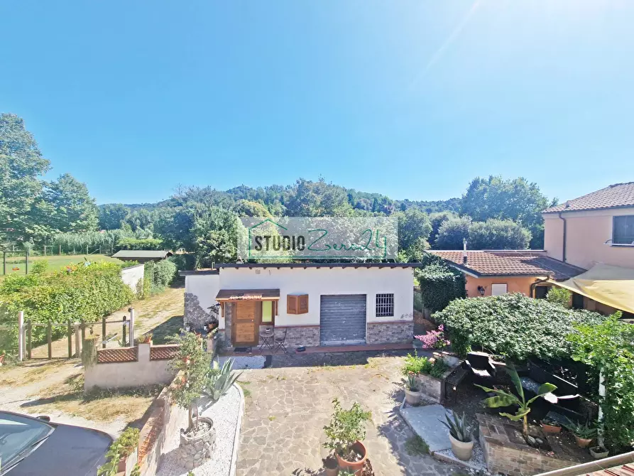 Immagine 21 di Casa semindipendente in vendita  in via Firenze 16 a Camaiore