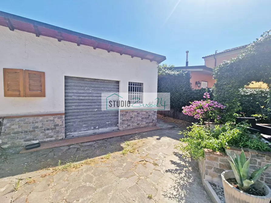 Immagine 24 di Casa semindipendente in vendita  in via Firenze 16 a Camaiore