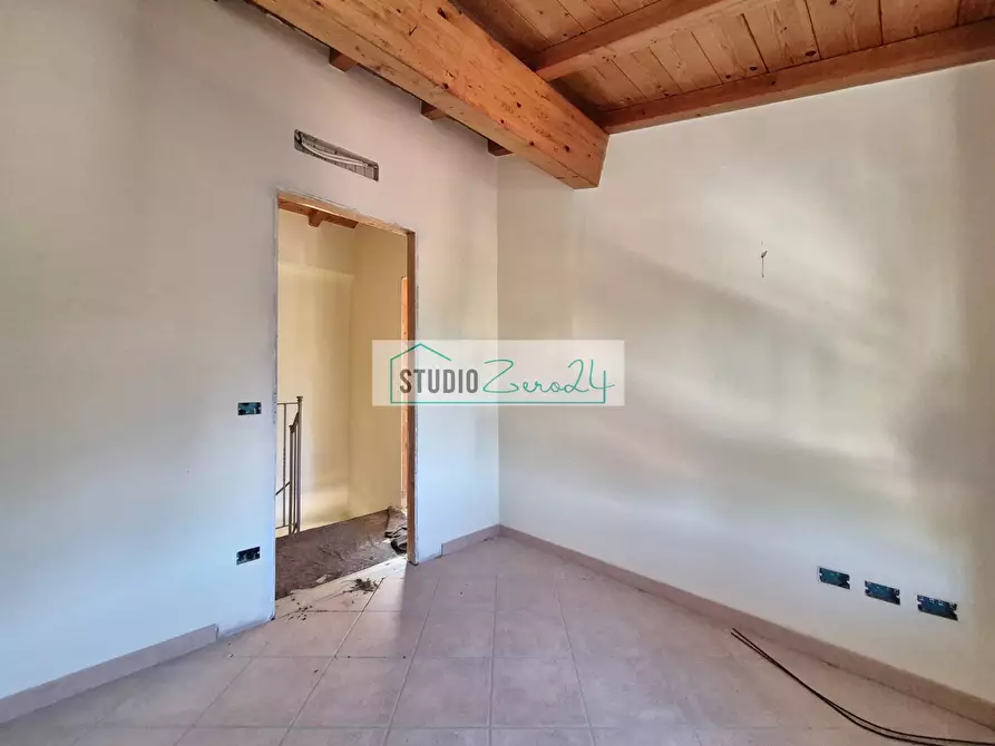 Immagine 21 di Casa semindipendente in vendita  in via giunta 9 a Camaiore