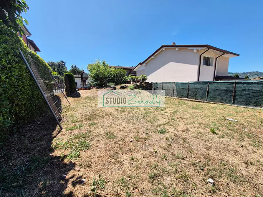 Immagine 35 di Casa semindipendente in vendita  in via giunta 9 a Camaiore