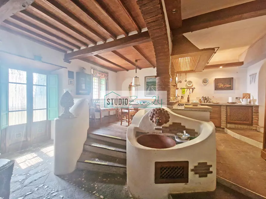 Immagine 2 di Casa semindipendente in vendita  in Via di Metato 10 a Camaiore